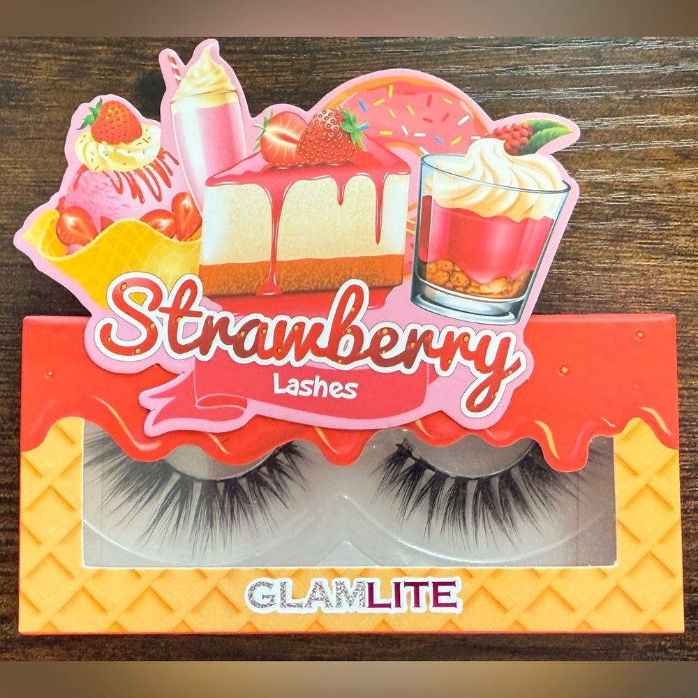 Glamlite Strawberry Lashes